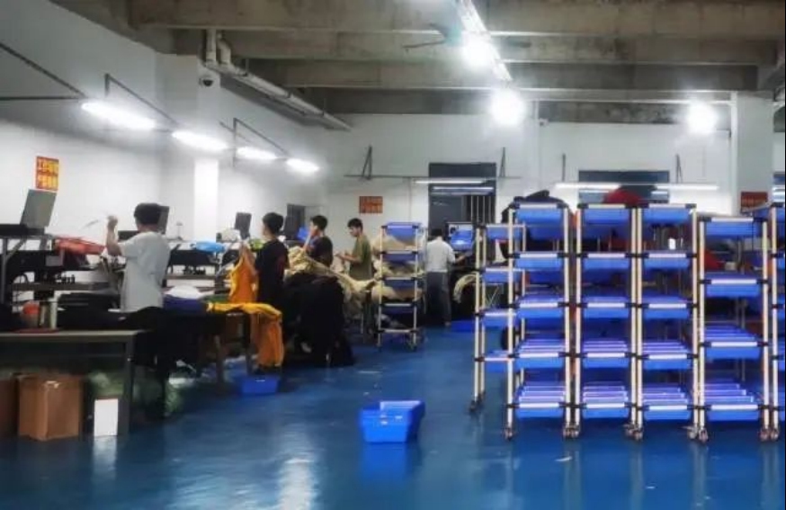 開在村里的服裝加工廠 返鄉青年的電商致富路